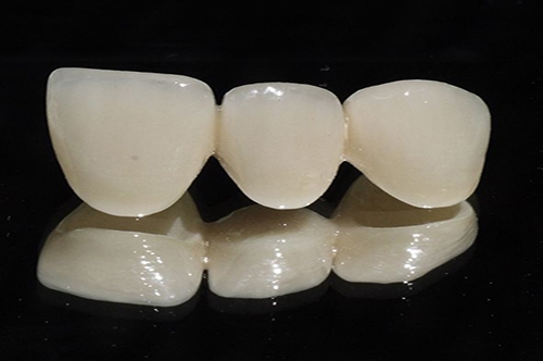 Răng sứ Zirconia