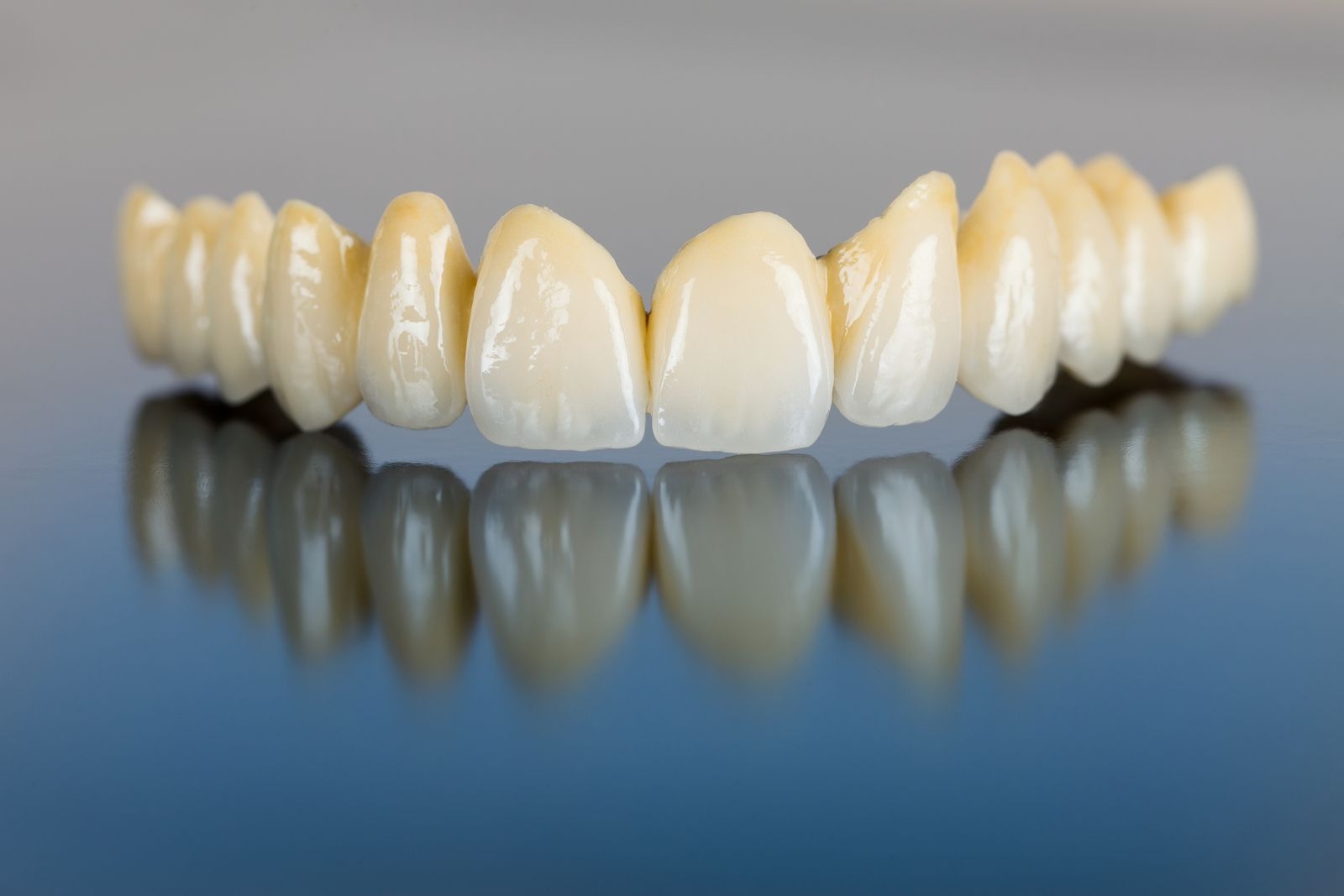 Răng toàn sứ Zirconia